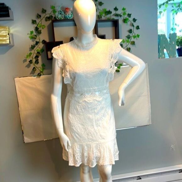 Cupshe Delia Floral Elegant White Lace Crop Ruffle with band Sleeve Size XL - Picture 3 of 12